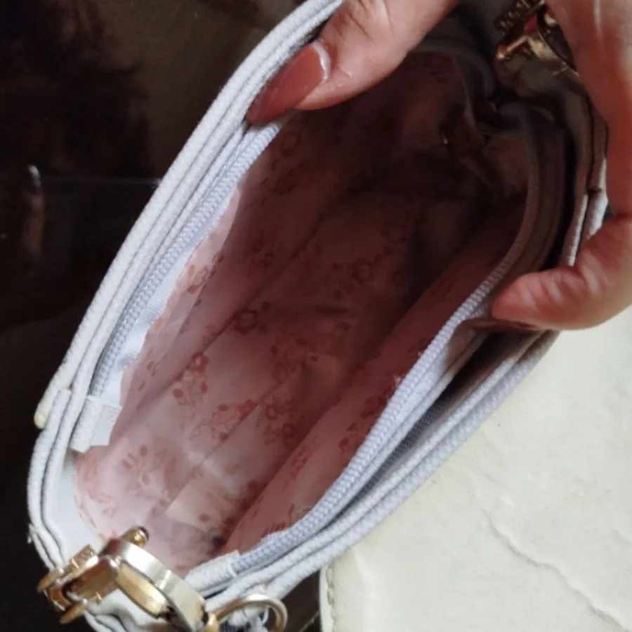 کیف خاکستری