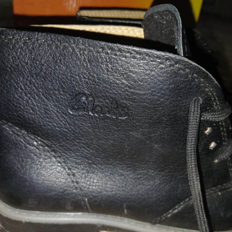 نیم بوت چرم زنانه clarks