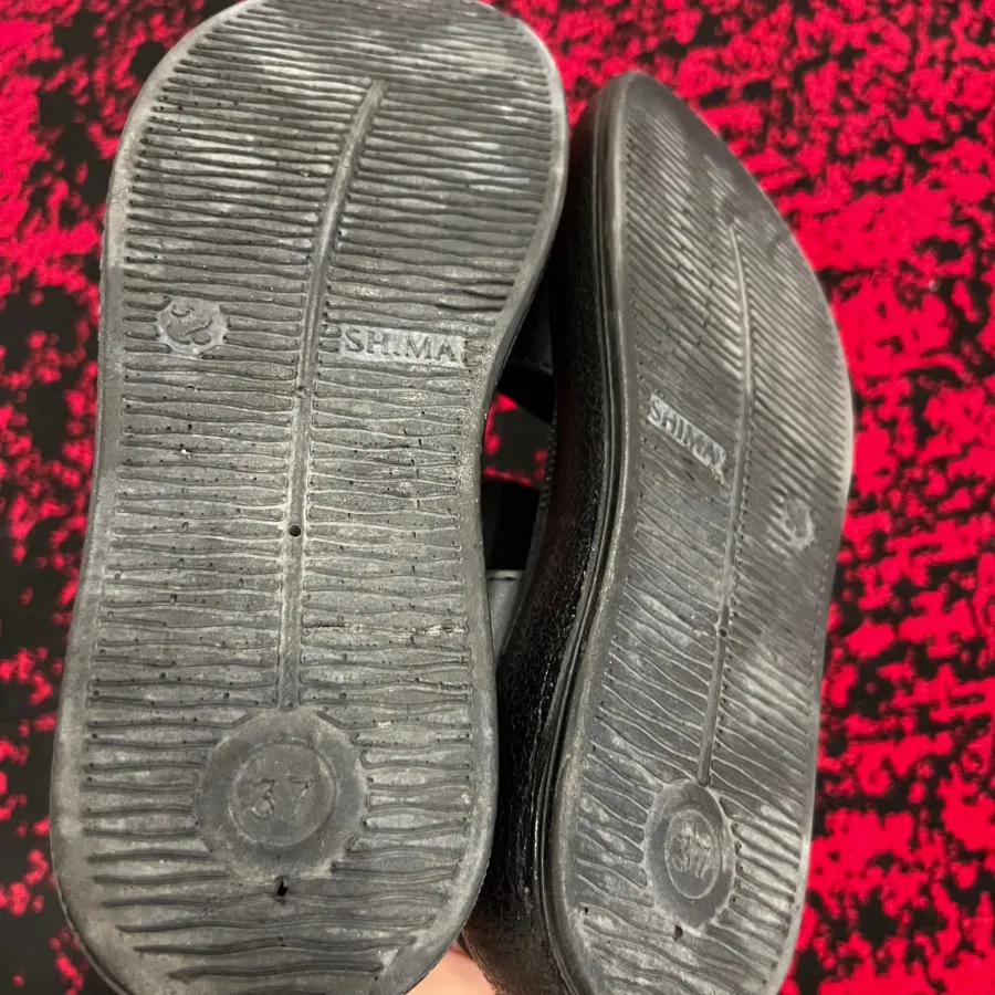 صندل مشکی