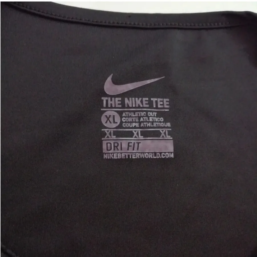 نیم تنه ورزشی nike
