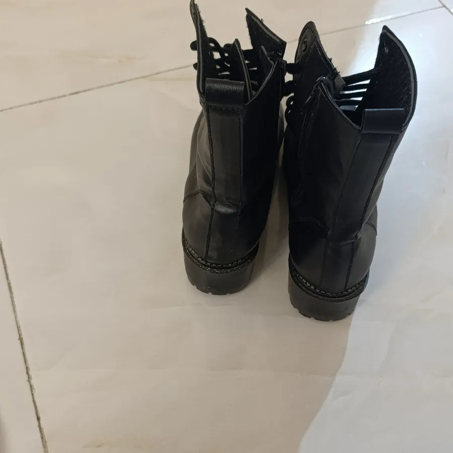 بوت زنانه