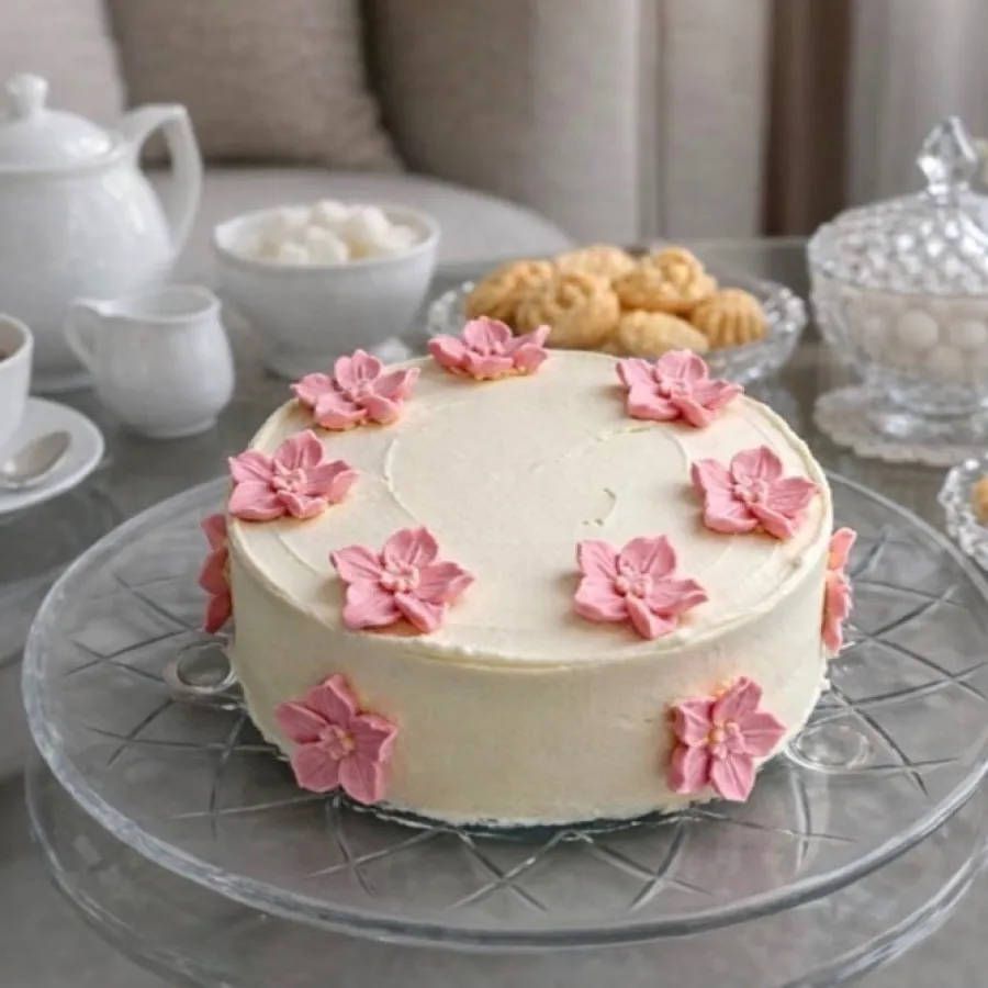 کیک خوری و تخته سرو
