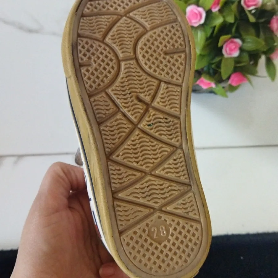 کفش اسپرت بچگانه