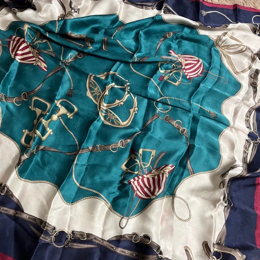 روسری دور دوز