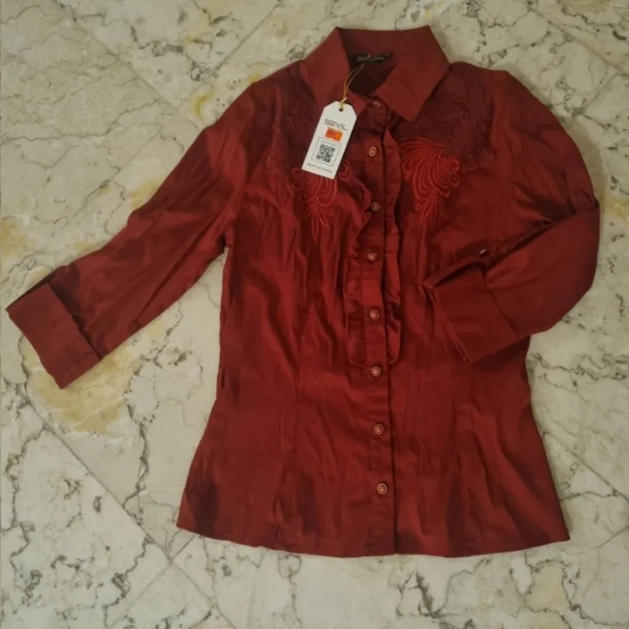 شومیز گلدوزی شده