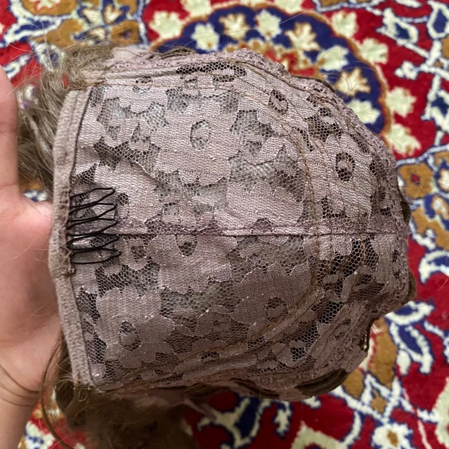 پوستیژ کلاه گیس