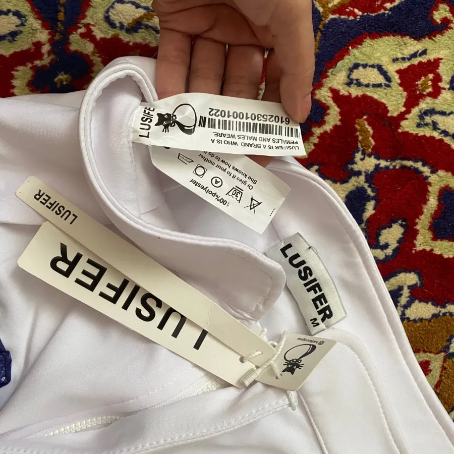 دامن لوسیفر