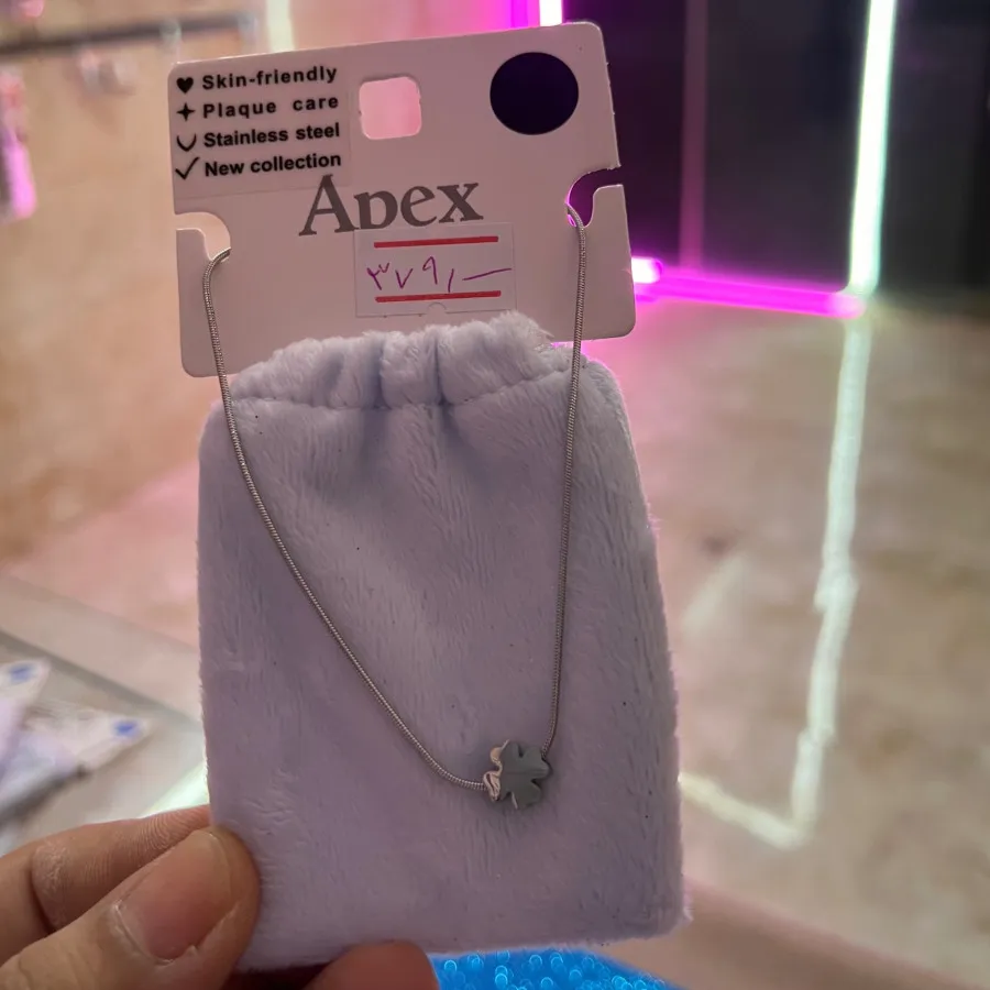 گردنبند طرح شبدر