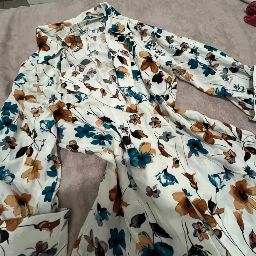 شومیز نخی گلدار