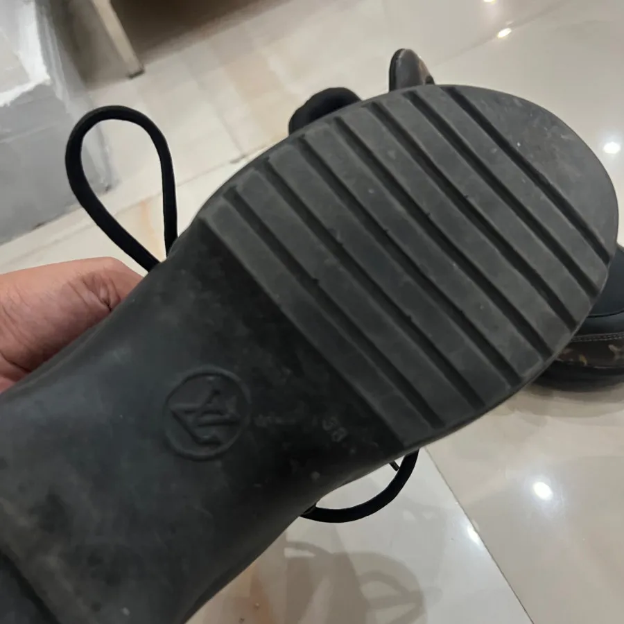 کتونی ال وی