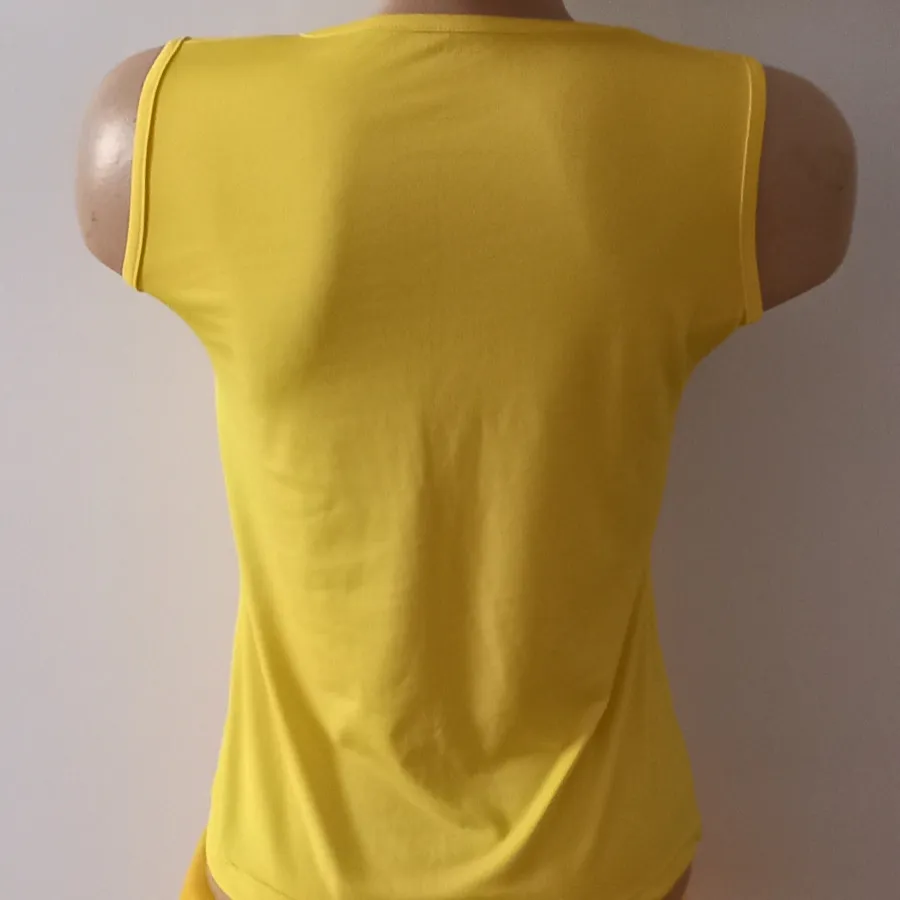 تاپ و شلوارک ورزشی