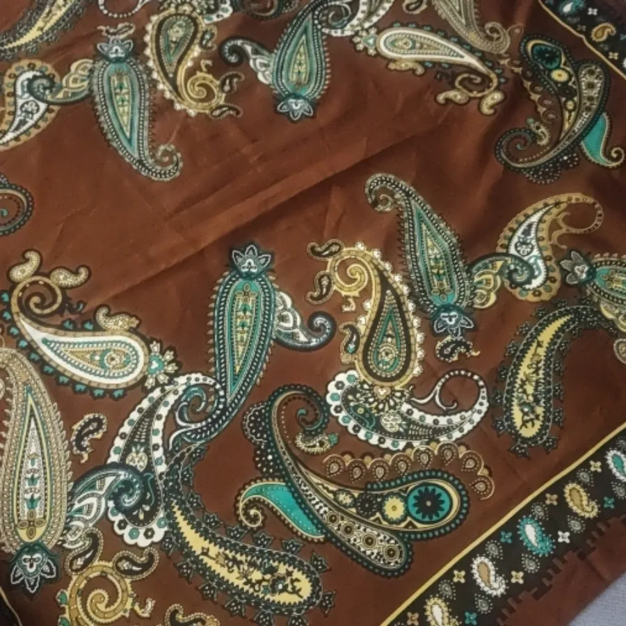 روسری ساتن