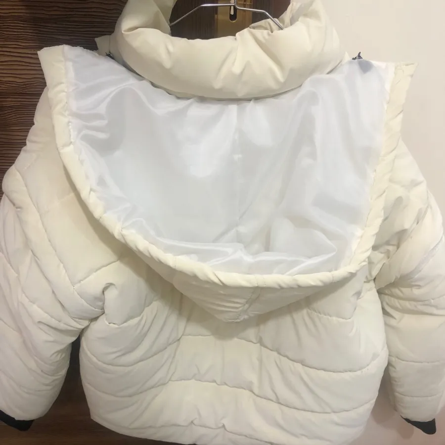 کاپشن Zara سفید پافر شو