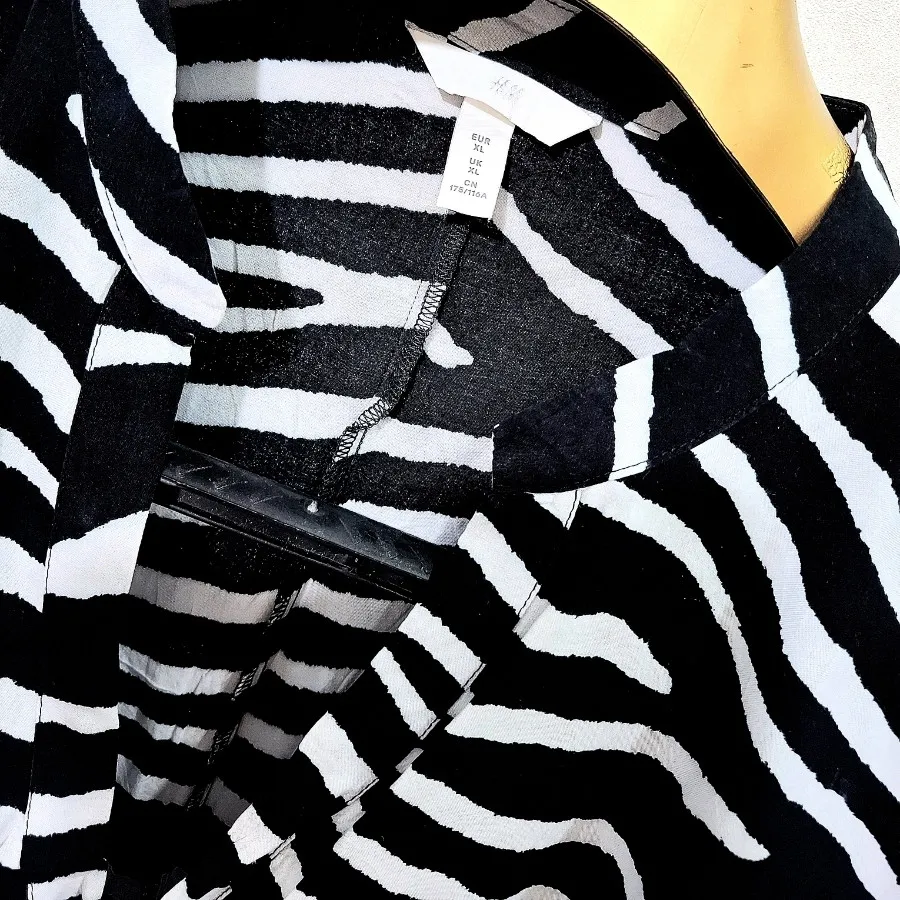 پانچو بسیار شیک برند H&M