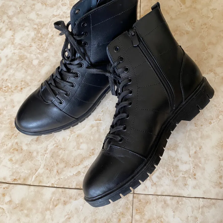 نیمبوت چرم سایز 39