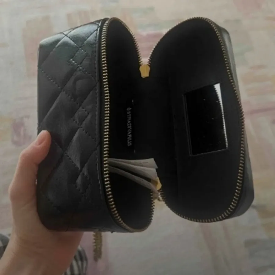 کیف طرح شنل