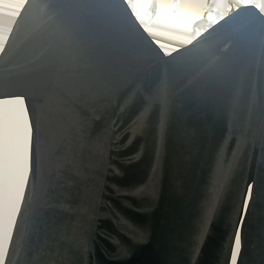 پیراهن مشکی مخمل ساده