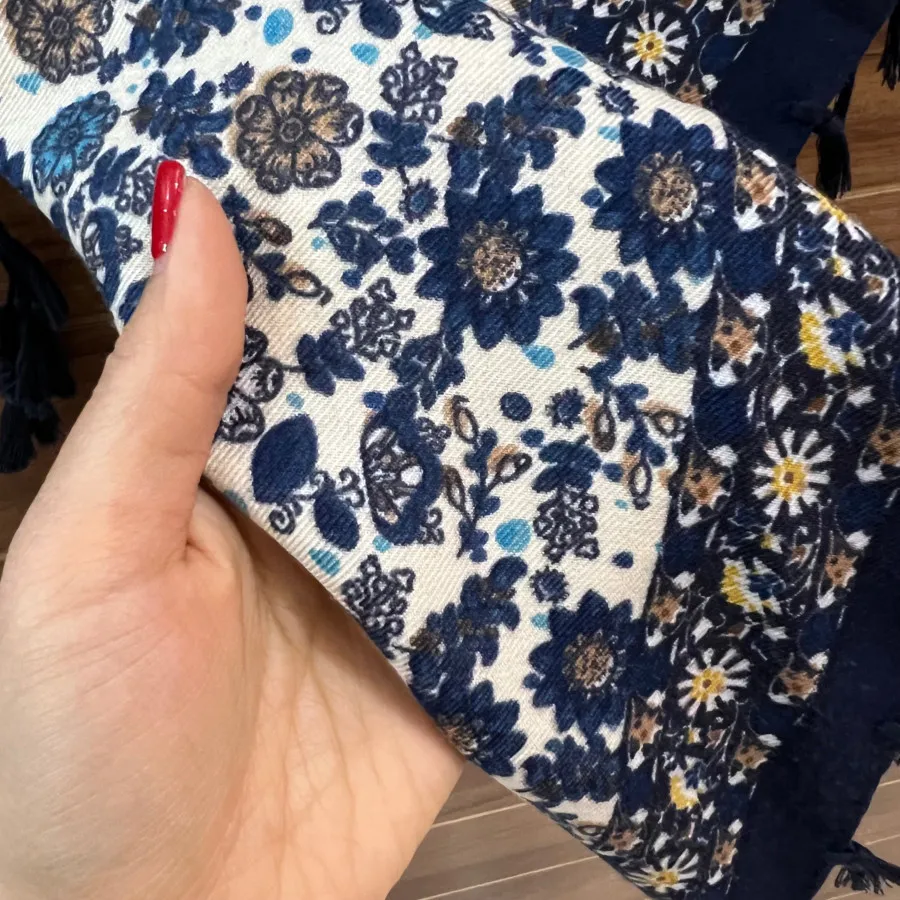 روسری و دور گردنی ضخیم