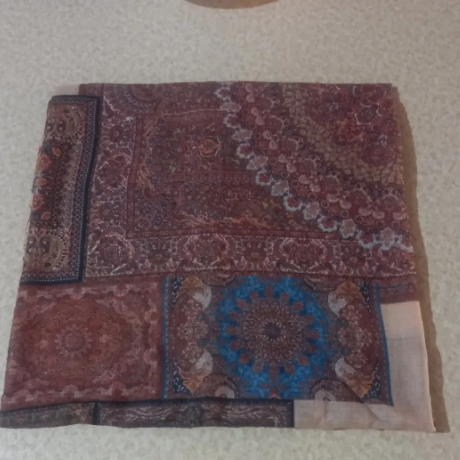 روسری نخی قواره دار