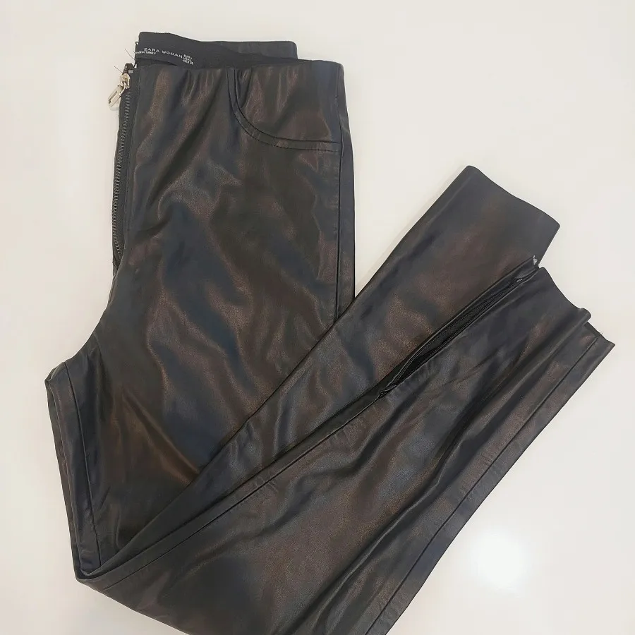 شلوار چرم اورجینال zara
