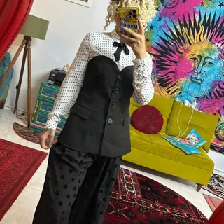 شومیز خالخالی