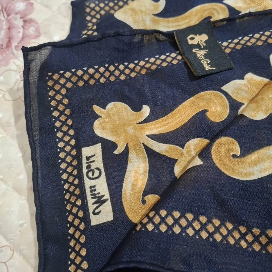 روسری ابریشمی