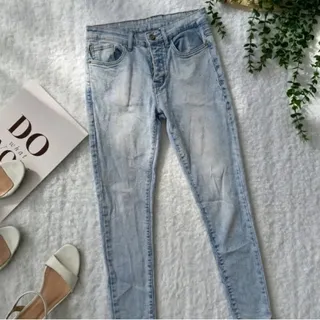 شلوار  جین مارک zara