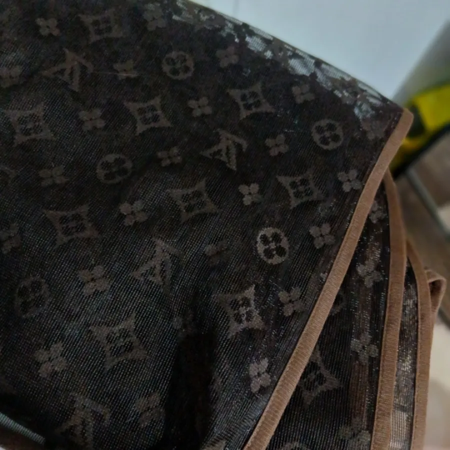 شال و روسرس