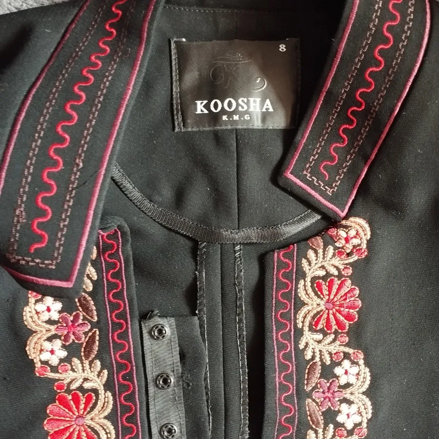 مانتو گلدوزی مشکی