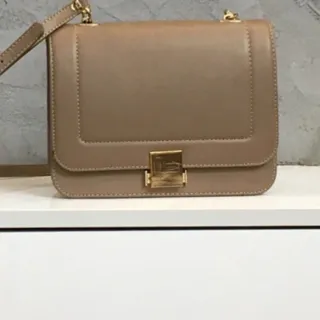کیف بوفالو سفید