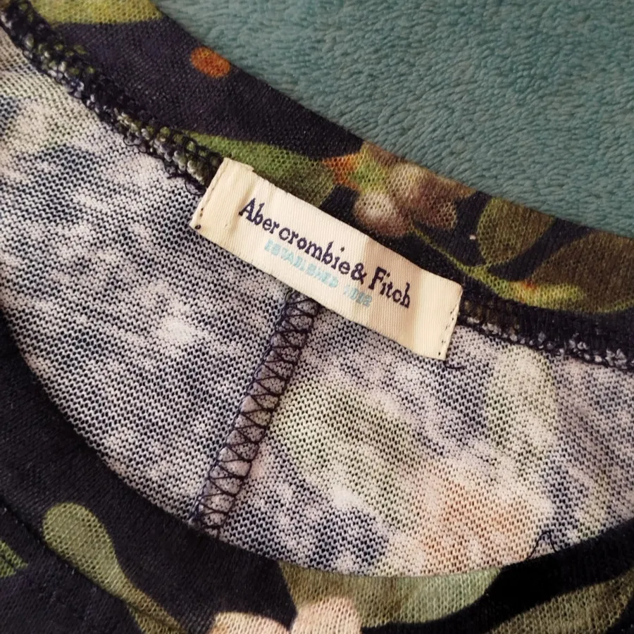 کراپ تیشرت Abercrombie