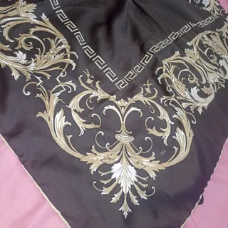 روسری ساتن قهوه‌ای طلایی
