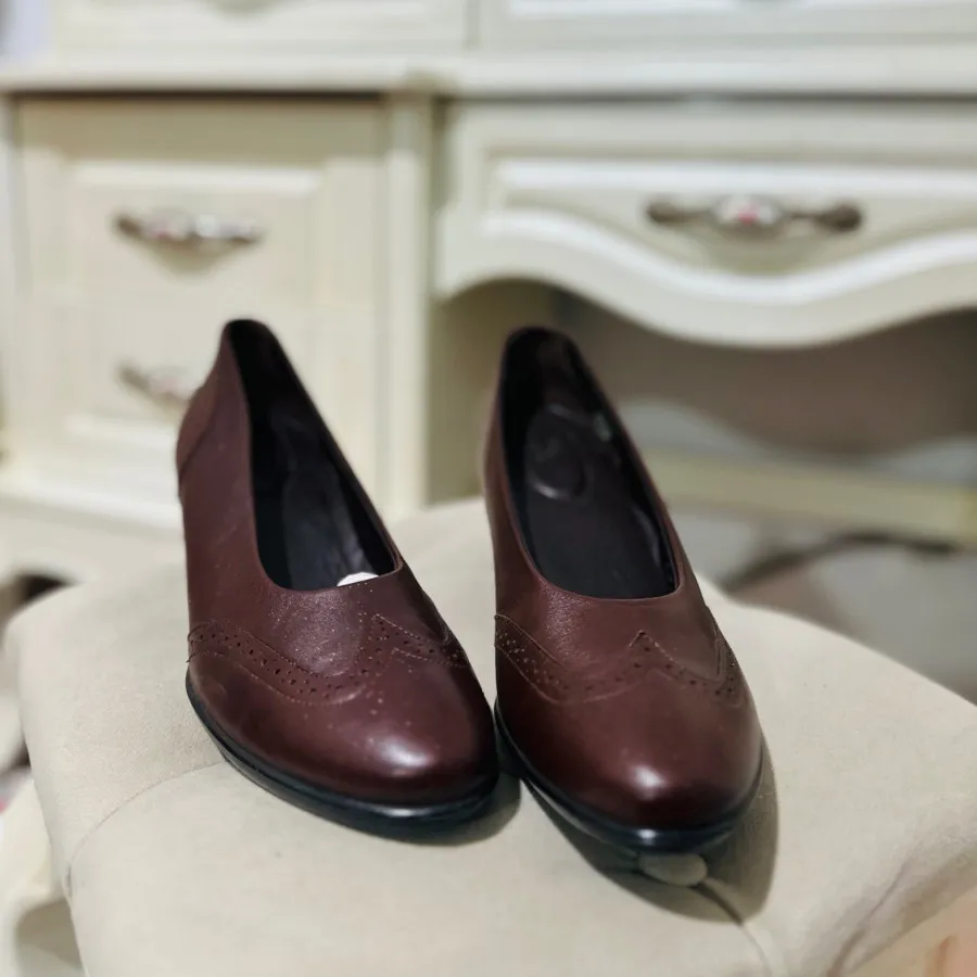 کفش زنانه چرم قهوه ای 40