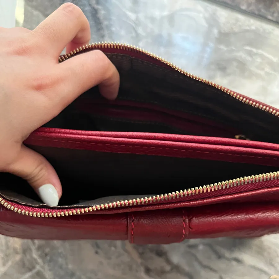 کیف چرم زرشکی