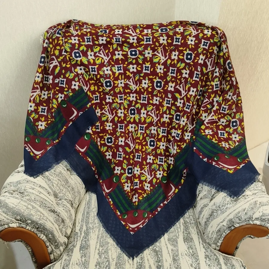 روسری پاییزی قواره بزرگ