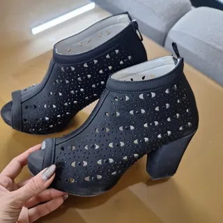کفش مجلسی پاشنه دار