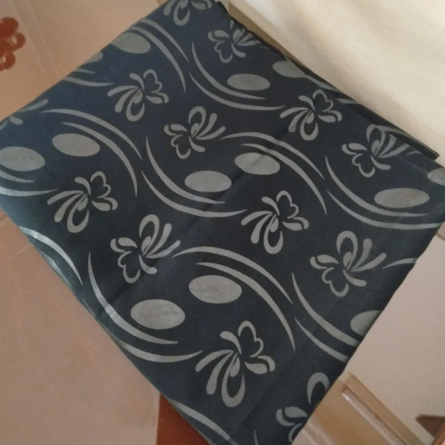 پارچه چادری دوخته نشده