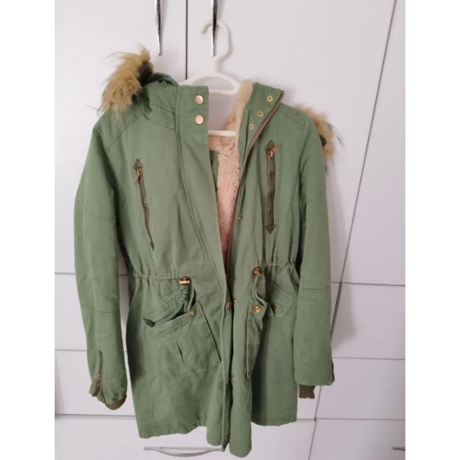 کاپشن سبز رنگ