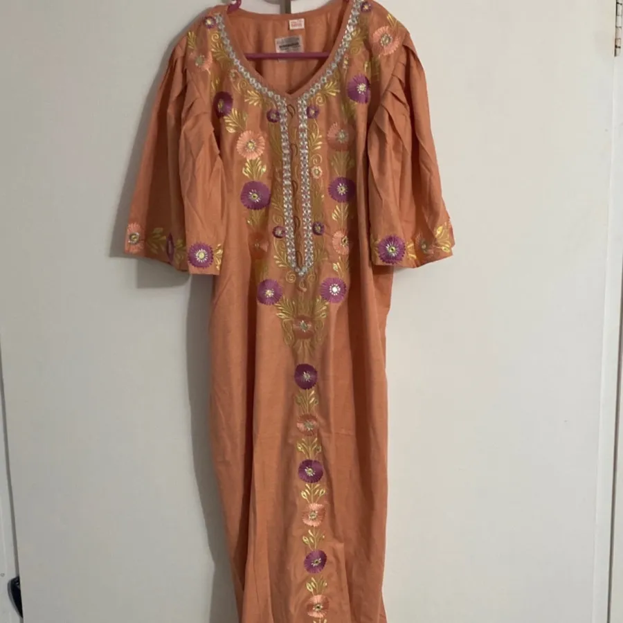 لباس بلند نخنی گلدوزی شده