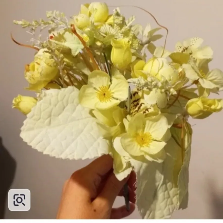 دسته گل عروس و رز لیمویی