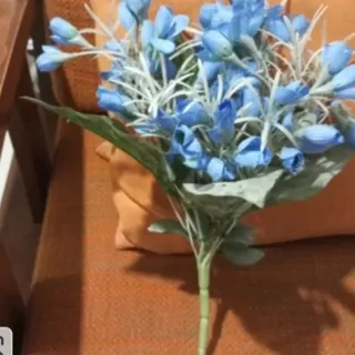 دسته گل غنچه های آبی