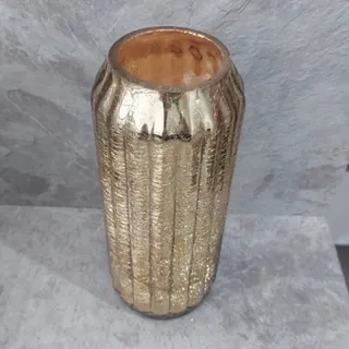 گلدان طلایی