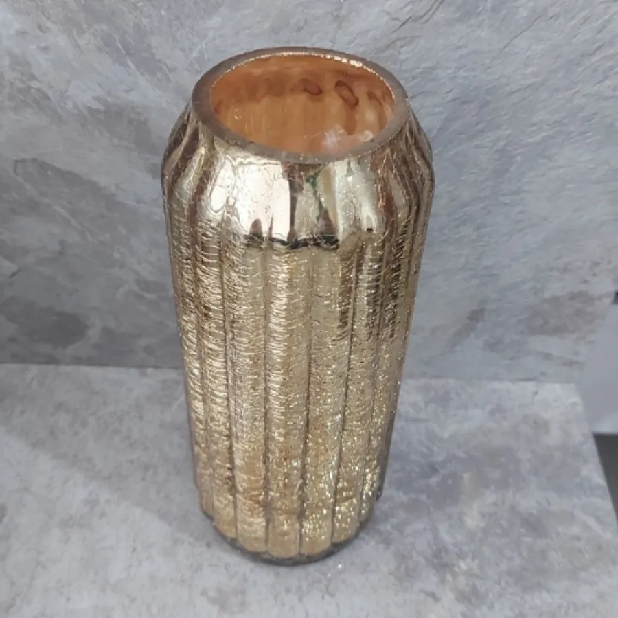 گلدان طلایی
