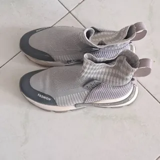 کتونی ساق دار