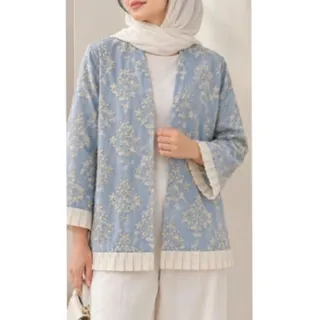 کت آبی گلدوزی شده