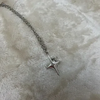 گردنبند ستاره اسپایکی