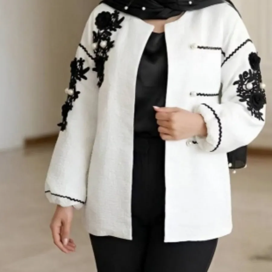 کت سفید مشکی