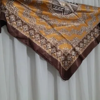روسری ساتن