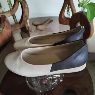 کفش چرم عروسکی