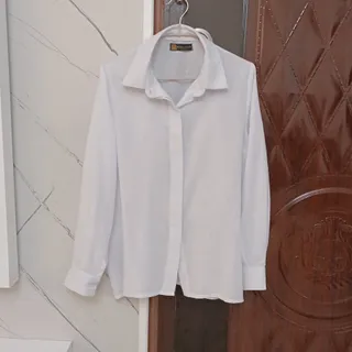 شومیز سفید دکمه مخفی